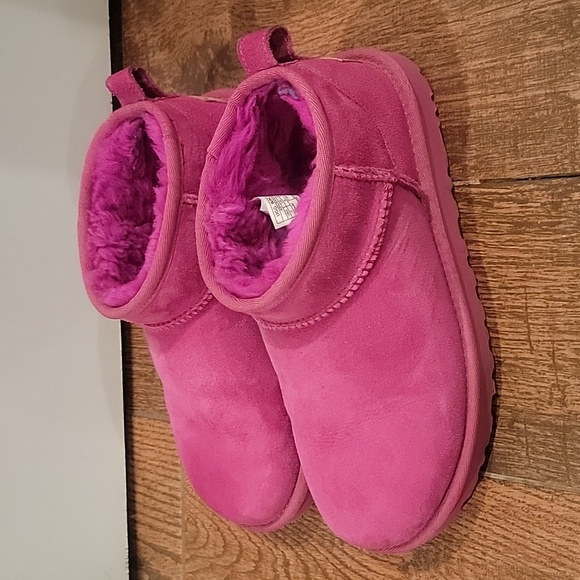 Ugg mini boots - Picture 2 of 6